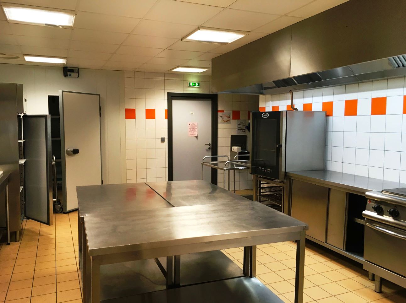 Le Complexe de Salles Communales - Cuisine  (repère 6)